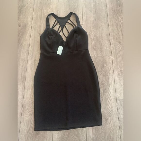Forever 21 Dresses & Skirts - Forever21 1X very beautiful dress perfect to take on a date